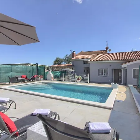 New Luna With Private Pool In Surrounded By Greenery Villa