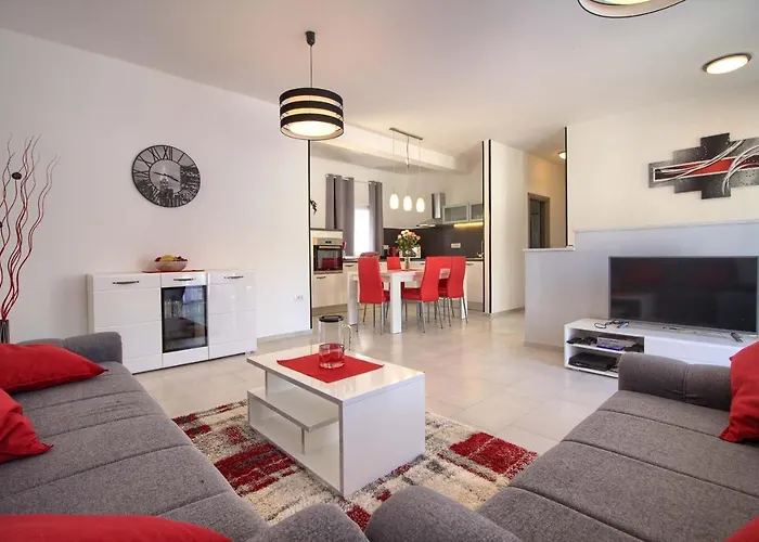 New Luna With Private Pool In Surrounded By Greenery Rented By Wiibuk