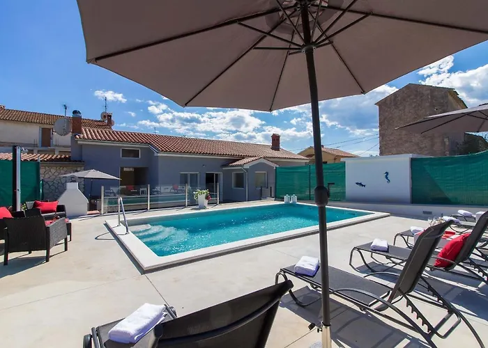 New Luna With Private Pool In Surrounded By Greenery Rented By Wiibuk