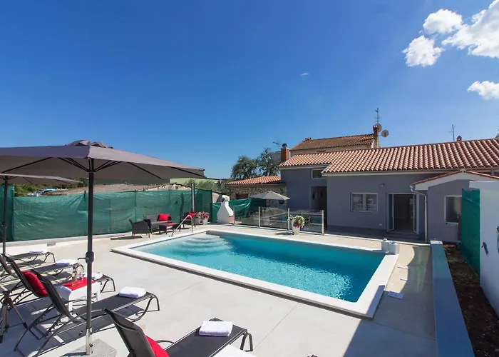 New Luna With Private Pool In Surrounded By Greenery Rented By Wiibuk *