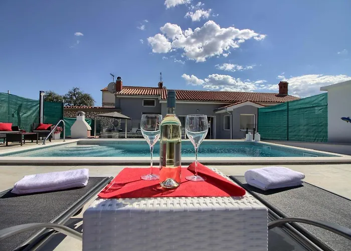 New Luna With Private Pool In Surrounded By Greenery Rented By Wiibuk *