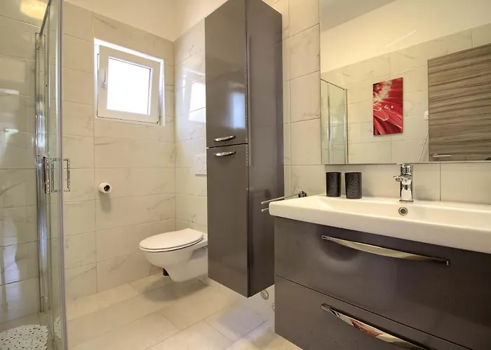 New Luna With Private Pool In Surrounded By Greenery Rented By Wiibuk Vila Pula