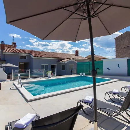 New Luna With Private Pool In Surrounded By Greenery Rented By Wiibuk